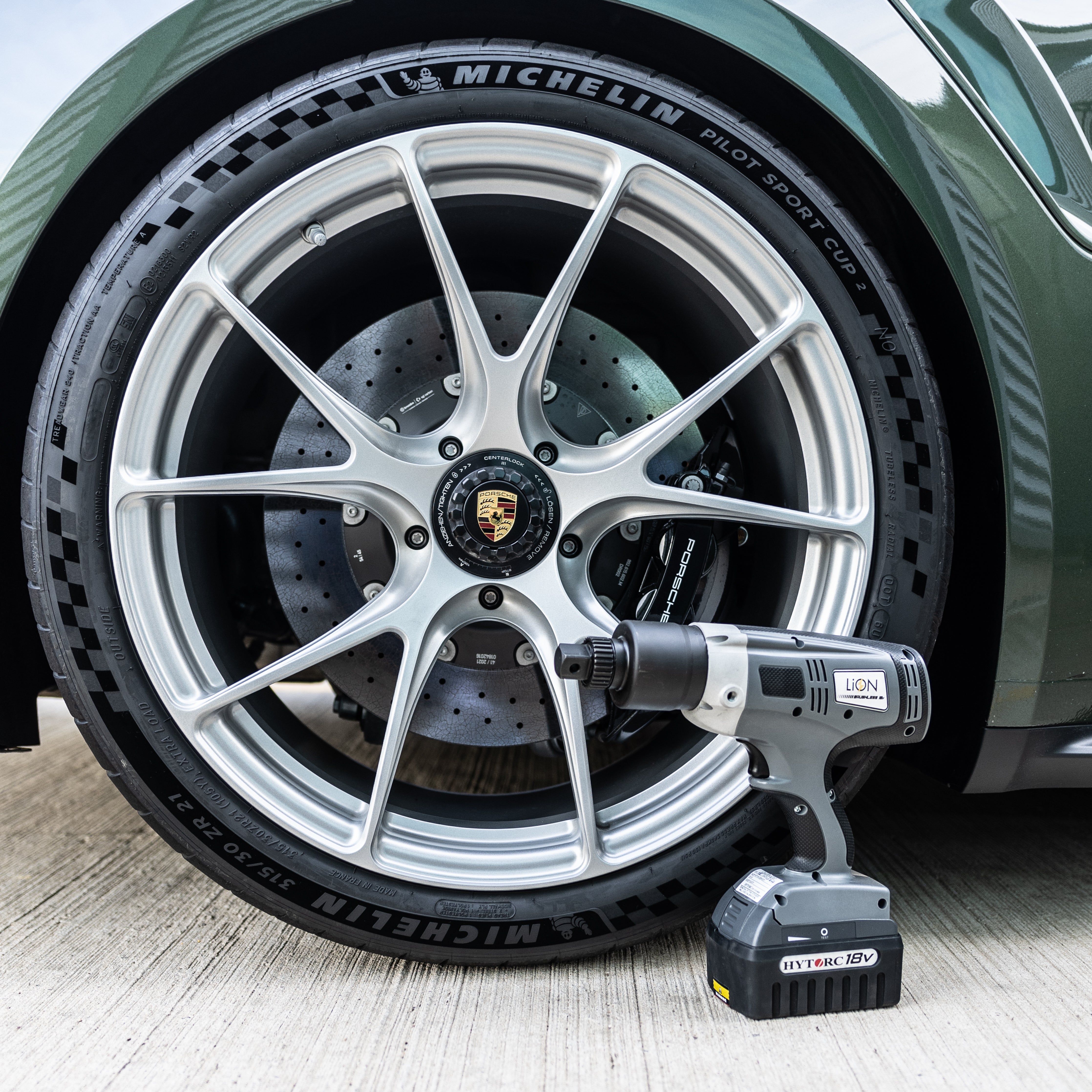 (BF) (VARIOUS MODELS) HYTORC CENTRE LOCK WHEEL GUN